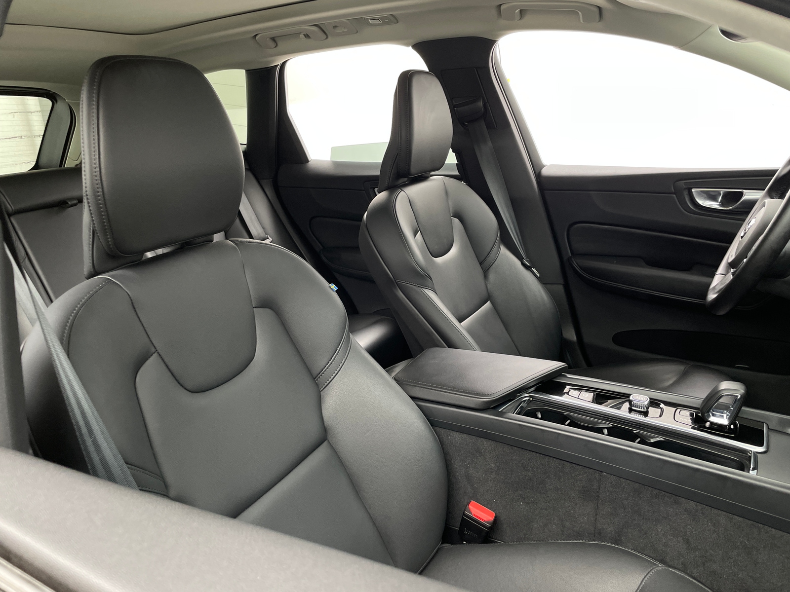 Thumbnail: 2025 Volvo XC60 - 2