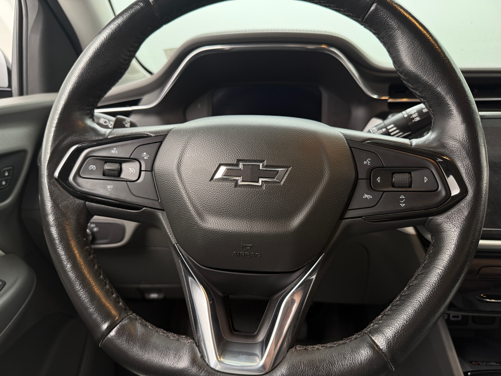 Thumbnail: 2023 Chevrolet Bolt EUV - 4