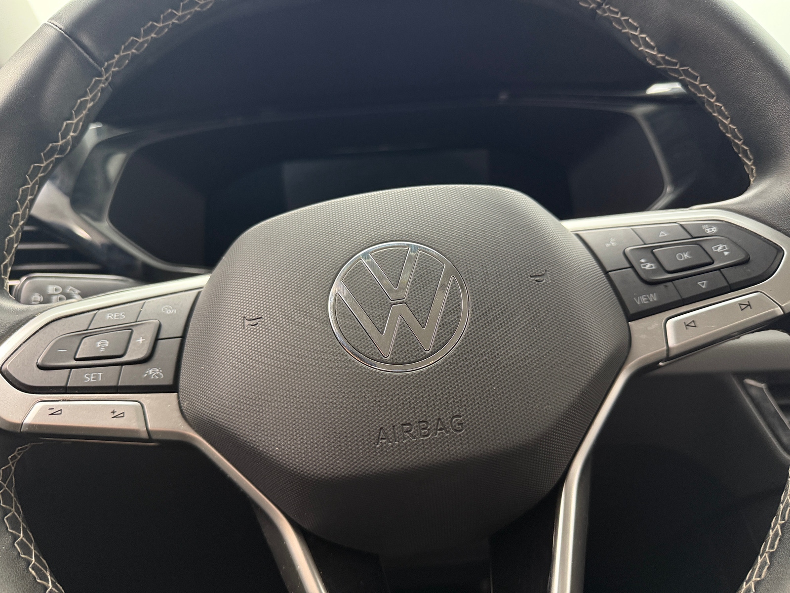 Thumbnail: 2022 Volkswagen Taos - 5