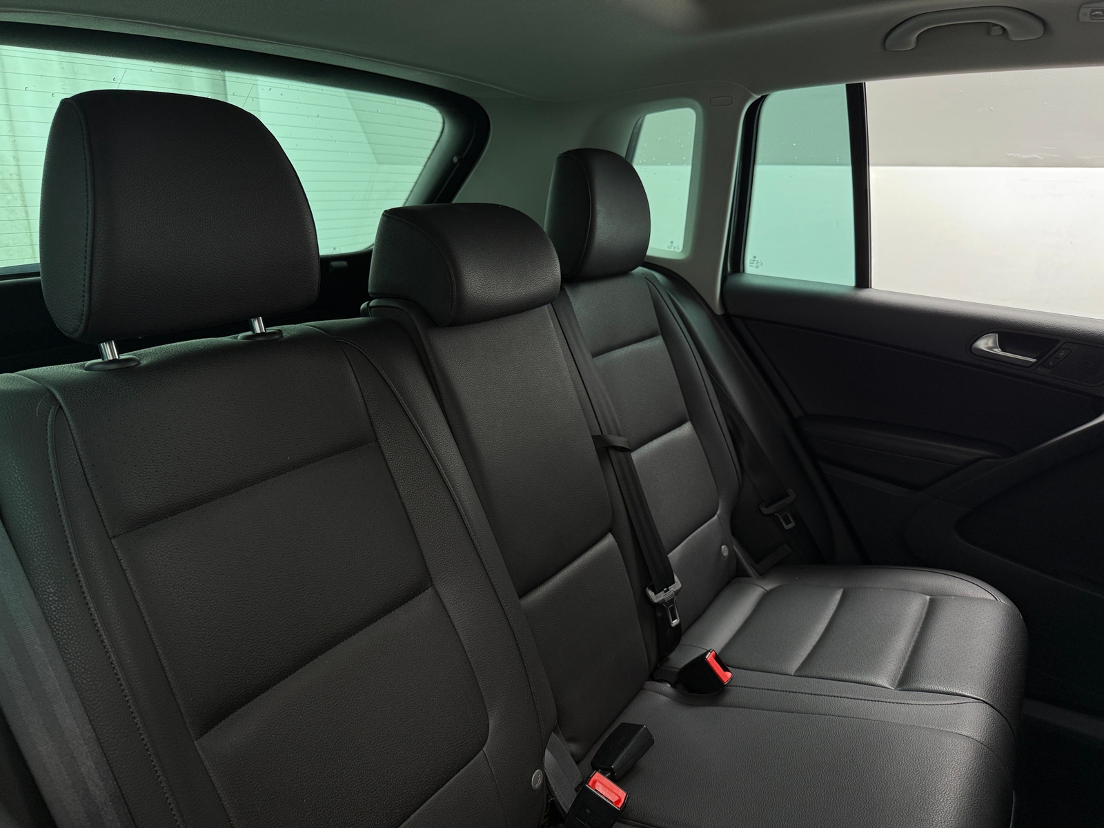 Thumbnail: 2016 Volkswagen Tiguan - 5
