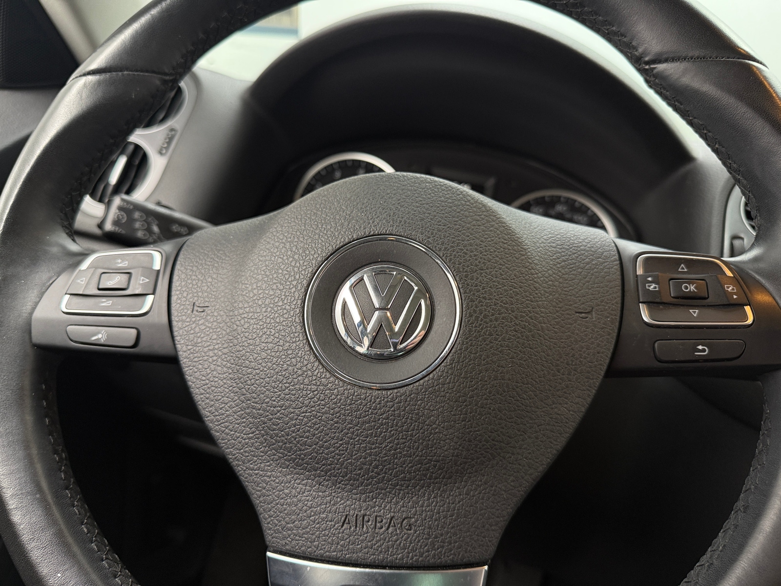 Thumbnail: 2016 Volkswagen Tiguan - 4
