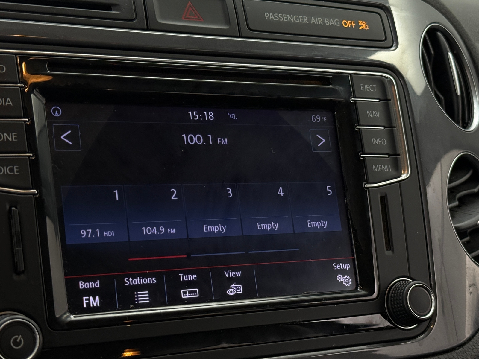 Thumbnail: 2016 Volkswagen Tiguan - 3