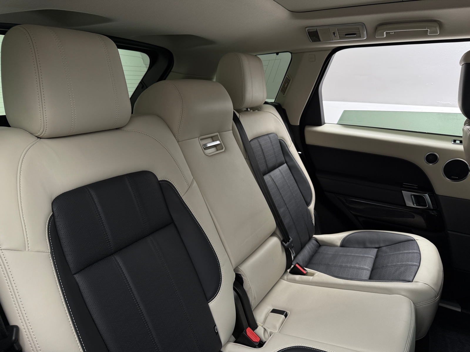 Thumbnail: 2020 Land Rover Range Rover Sport - 5