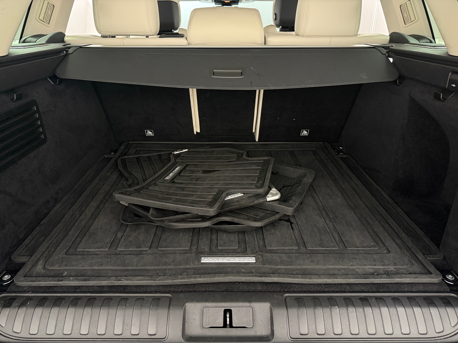 Thumbnail: 2020 Land Rover Range Rover Sport - 6