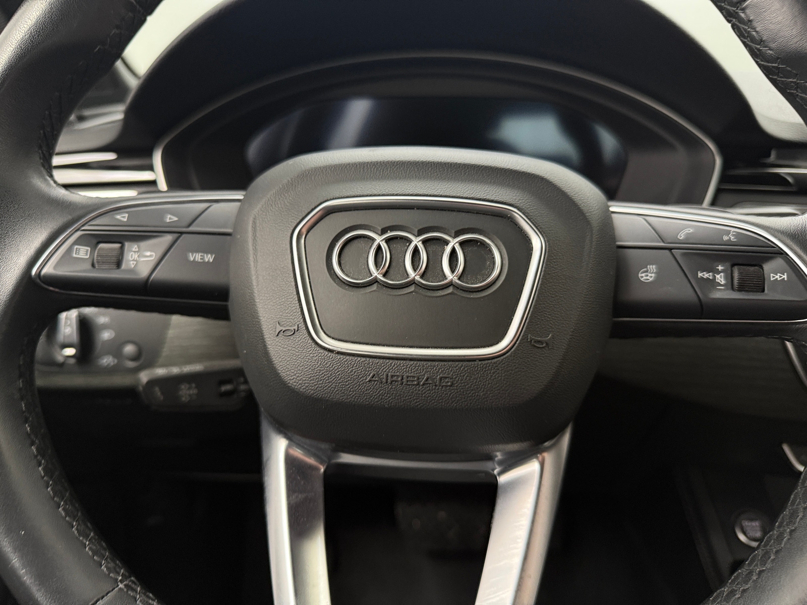 Thumbnail: 2023 Audi A4 - 4