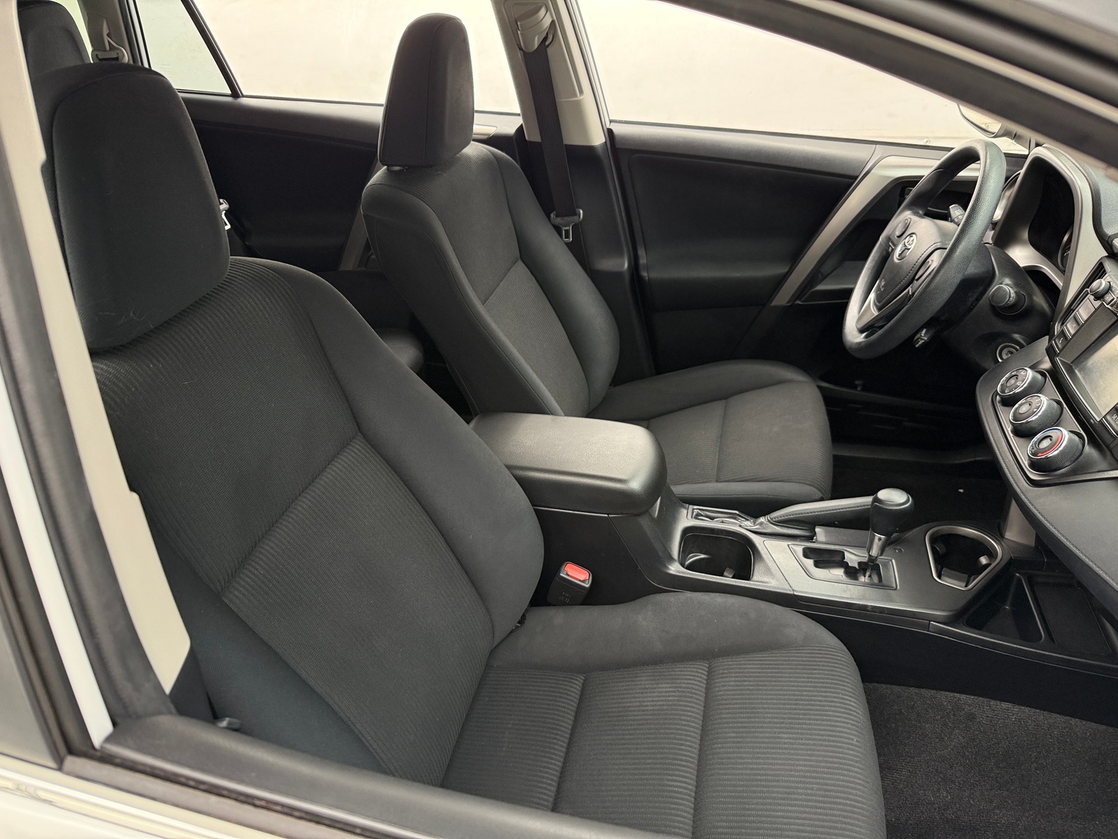Thumbnail: 2016 Toyota RAV4 - 2