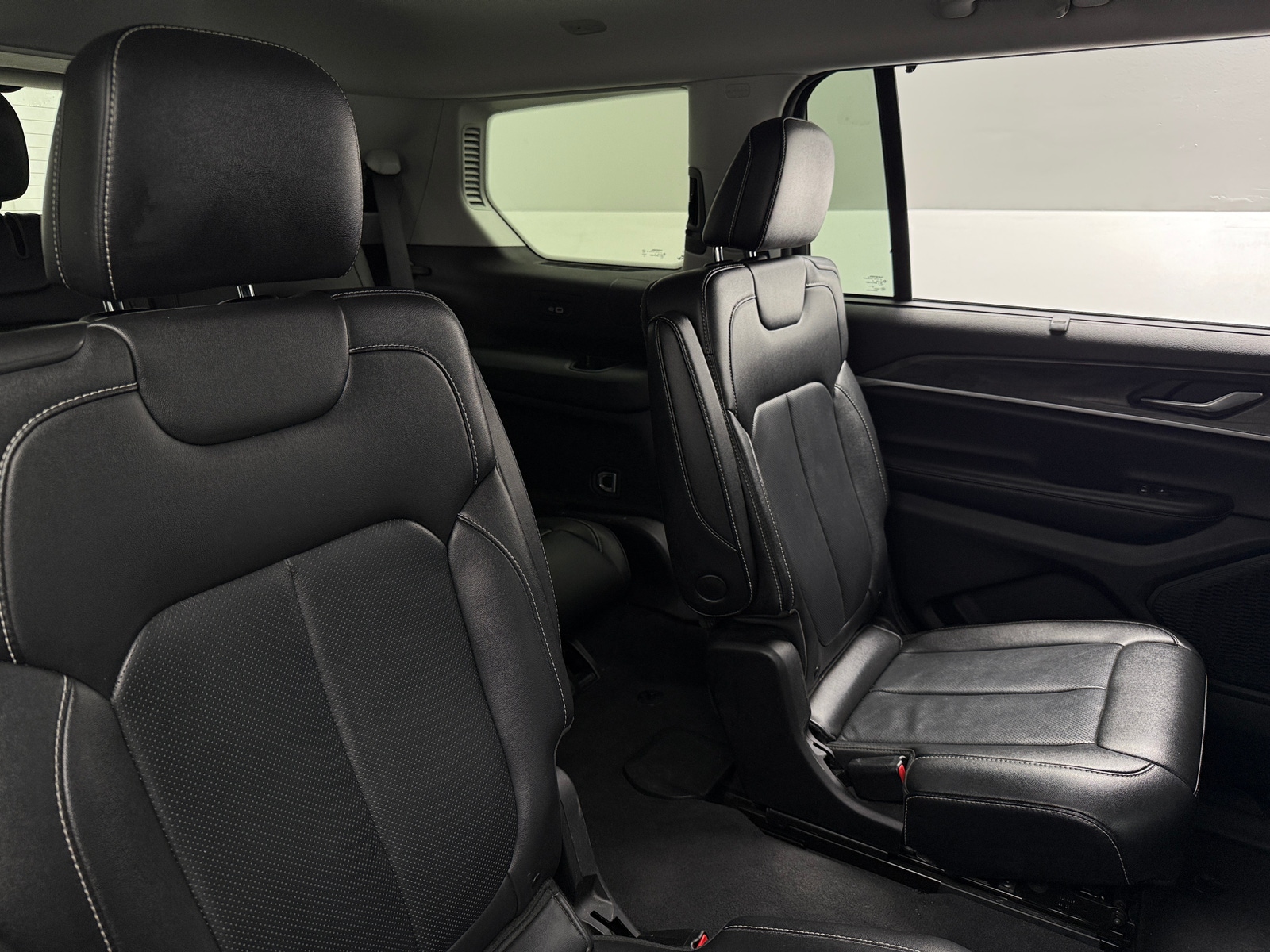 Thumbnail: 2023 Jeep Grand Cherokee L - 5