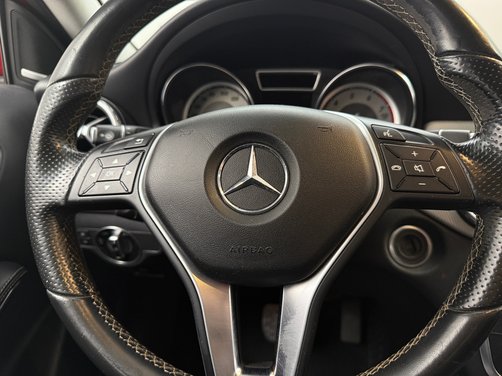 Thumbnail: 2015 Mercedes-Benz GLA - 4