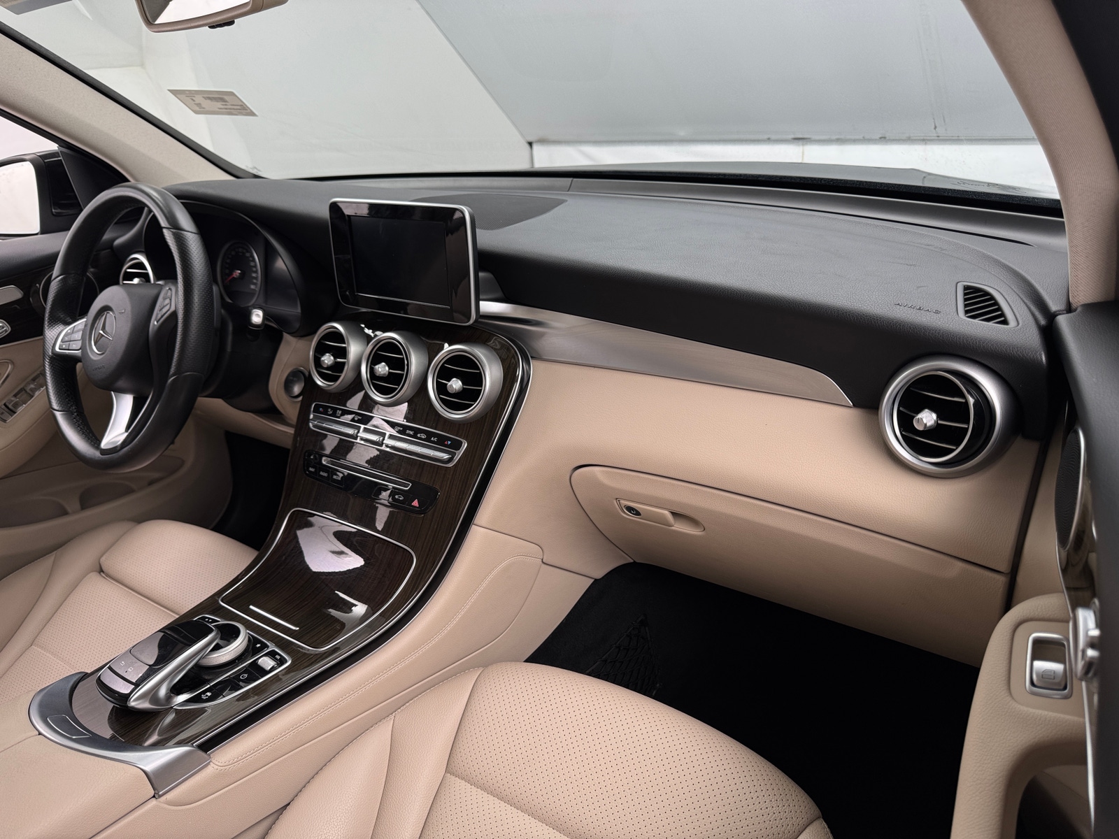 Thumbnail: 2016 Mercedes-Benz GLC - 2