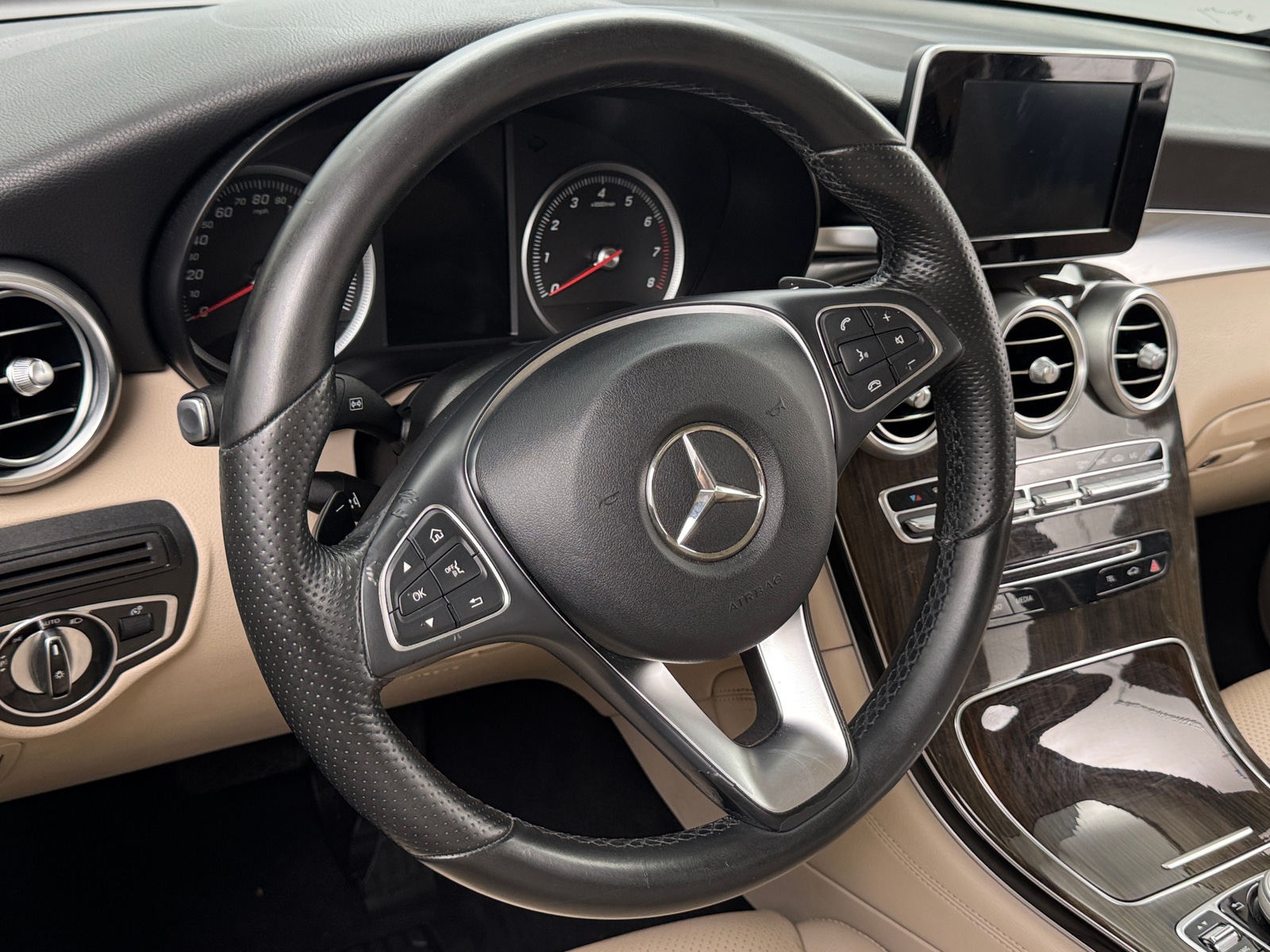 Thumbnail: 2016 Mercedes-Benz GLC - 4
