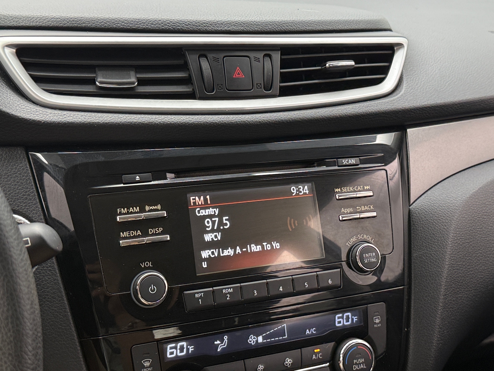 Thumbnail: 2016 Nissan Rogue - 4