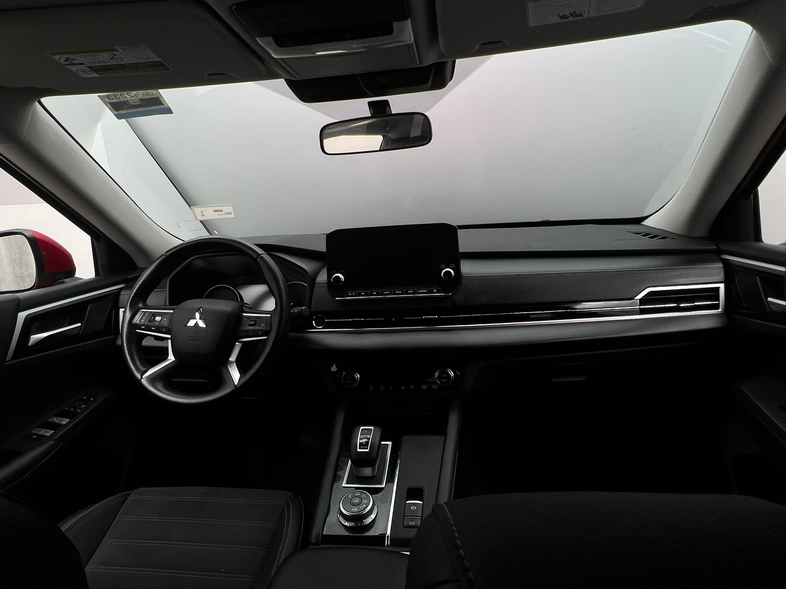 Thumbnail: 2024 Mitsubishi Outlander - 2