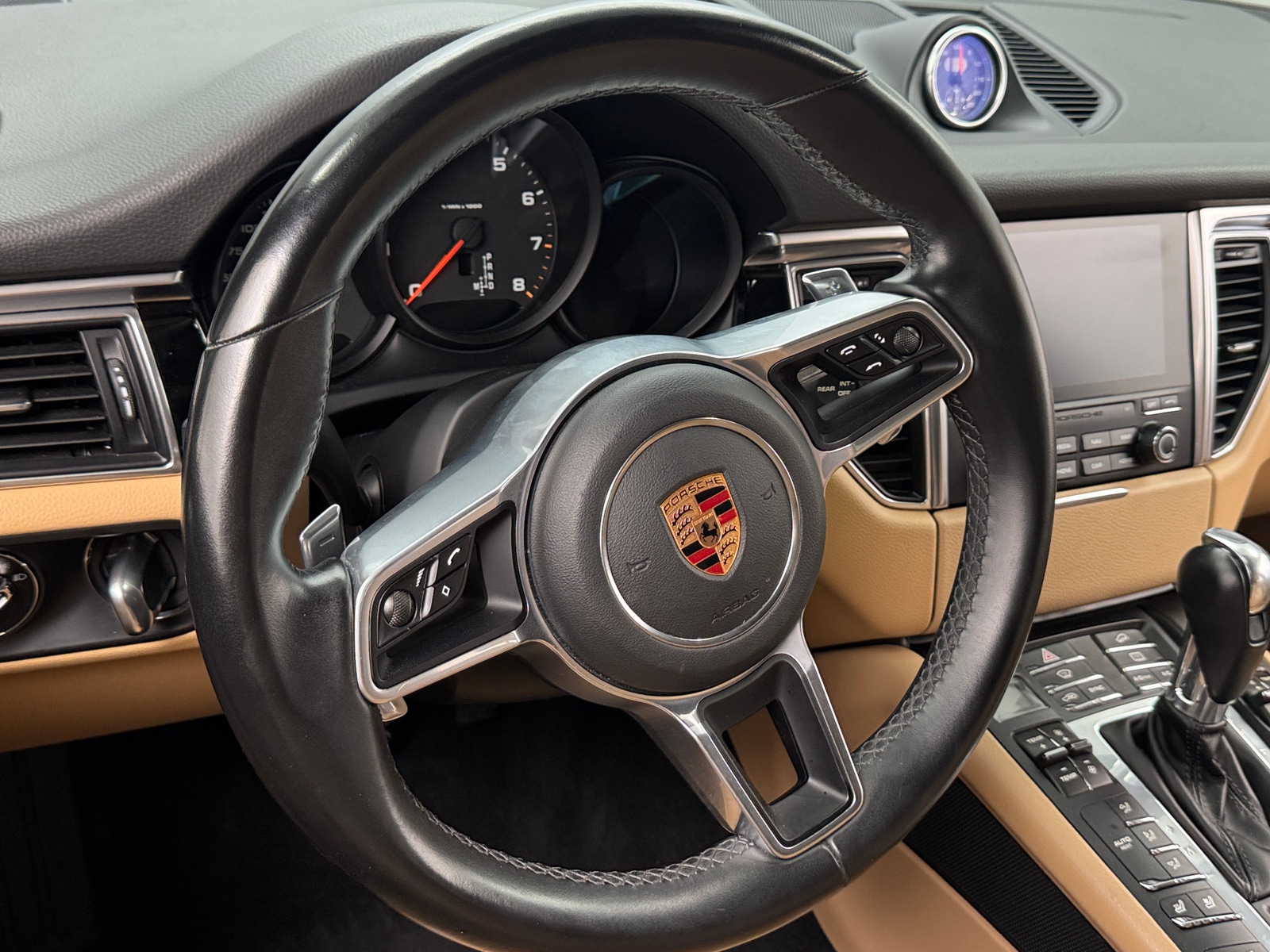 Thumbnail: 2018 Porsche Macan - 4