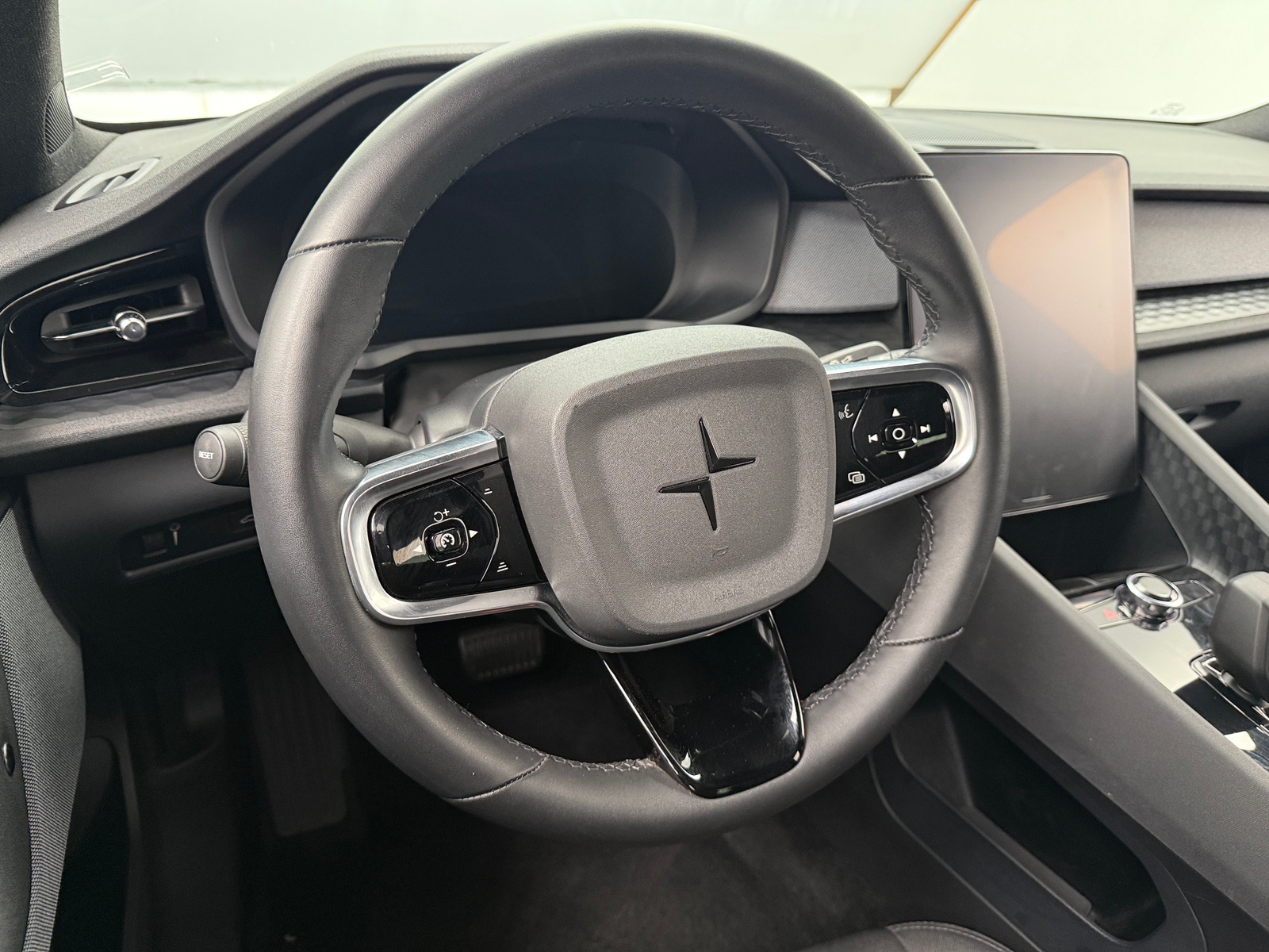 Thumbnail: 2022 Polestar 2 - 5