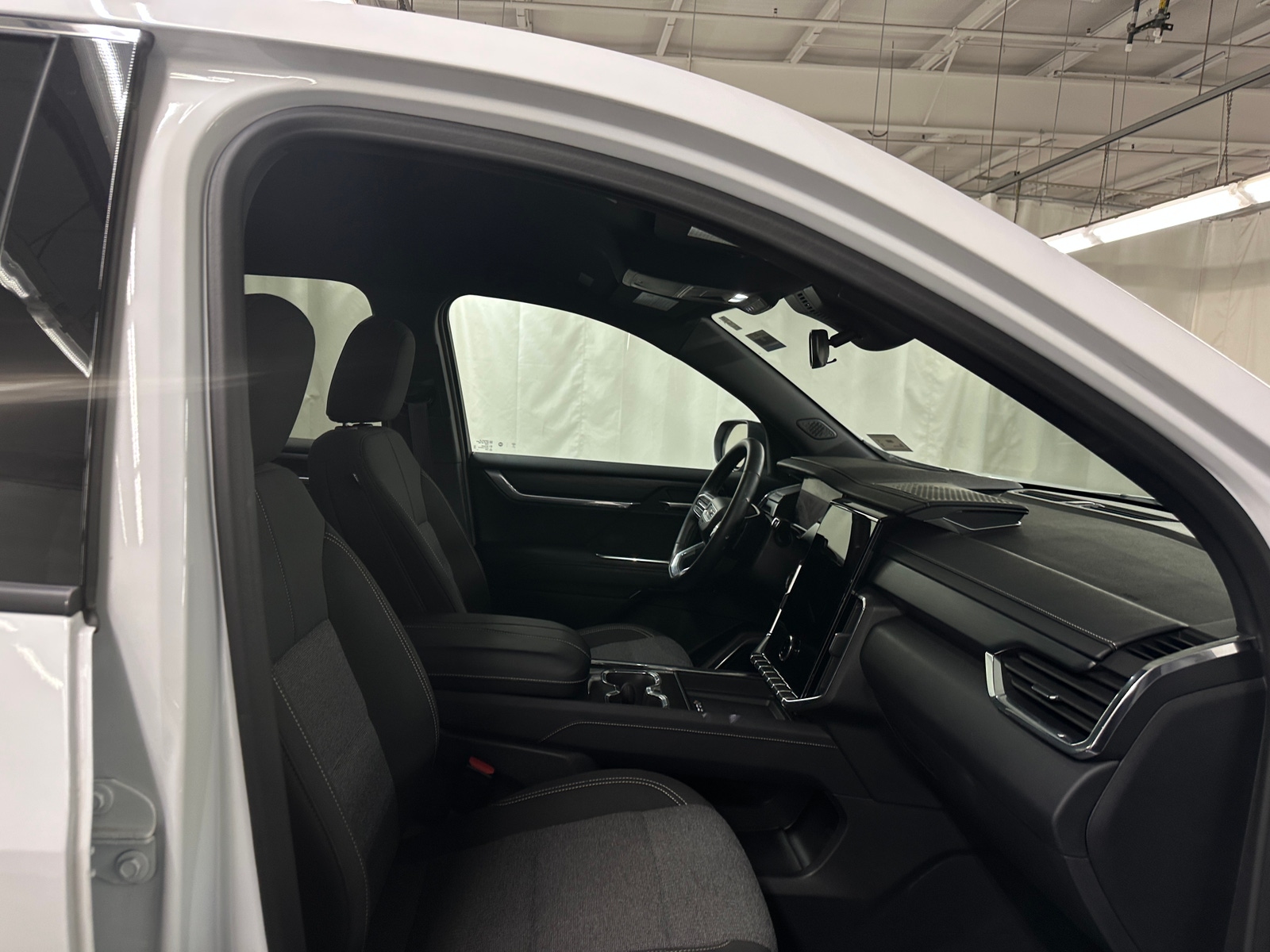 Thumbnail: 2025 GMC Acadia - 2