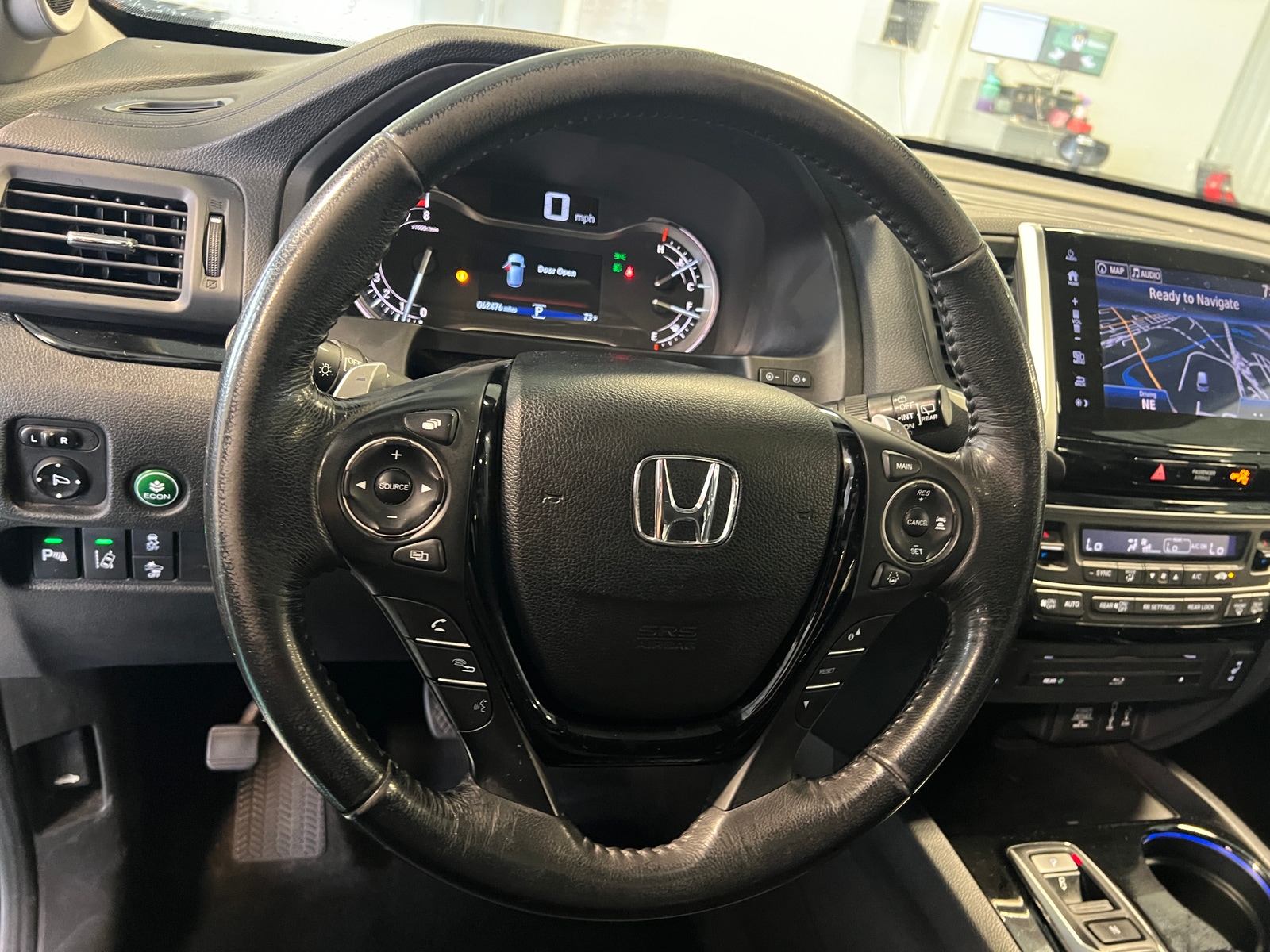 Thumbnail: 2017 Honda Pilot - 4