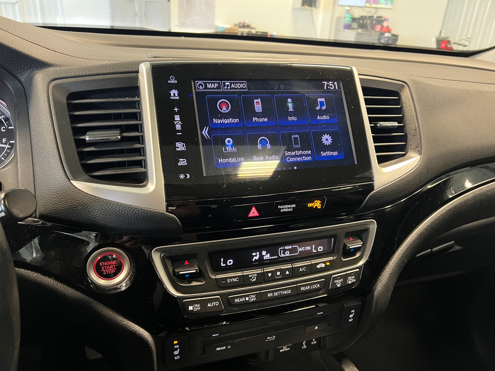 Thumbnail: 2017 Honda Pilot - 3