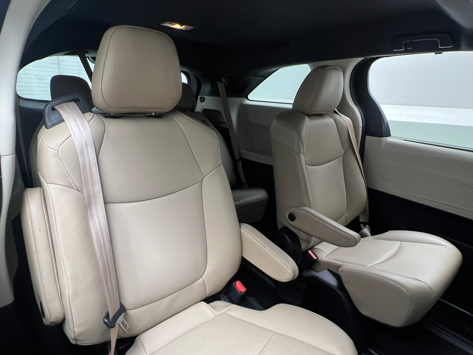 Thumbnail: 2021 Toyota Sienna - 5