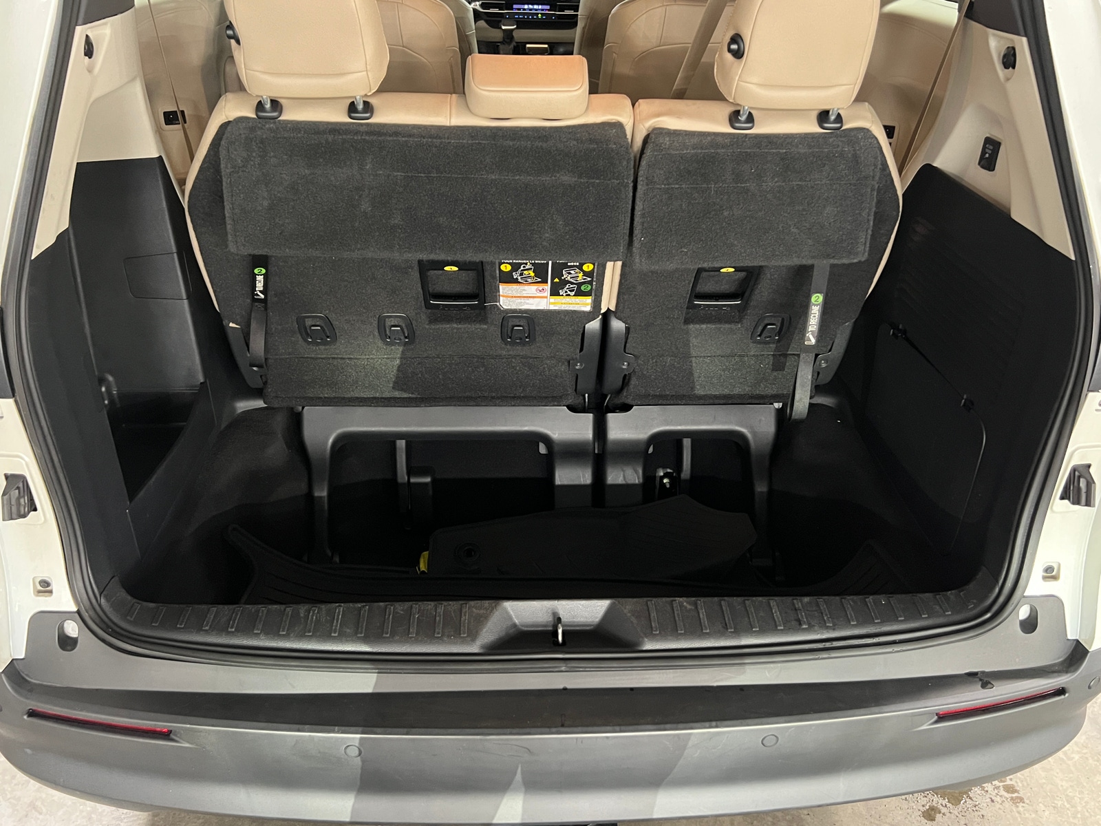 Thumbnail: 2021 Toyota Sienna - 6