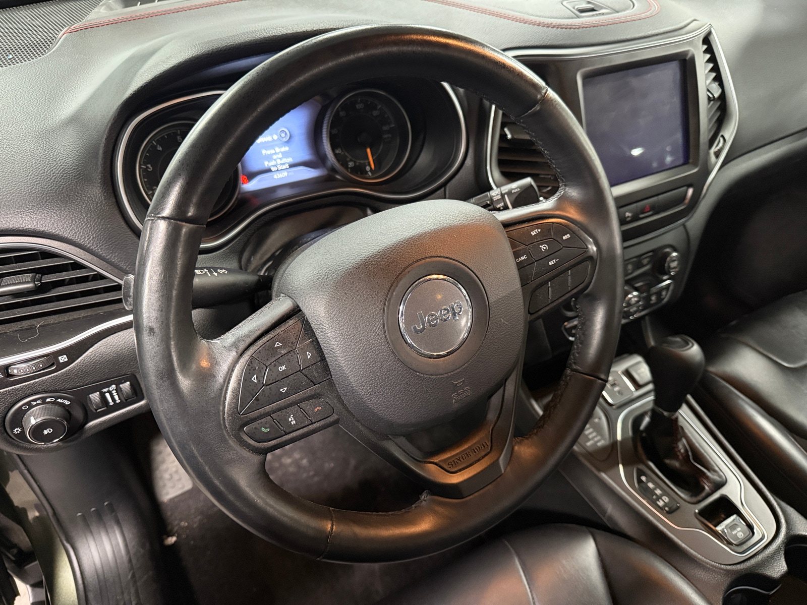 Thumbnail: 2019 Jeep Cherokee - 5