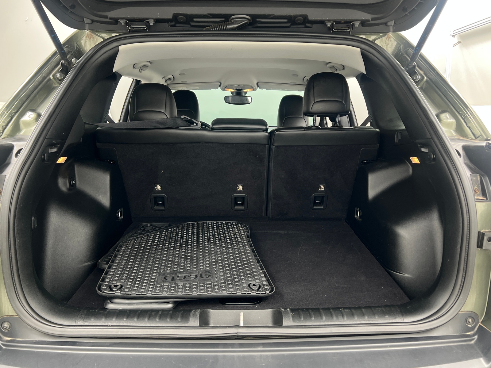 Thumbnail: 2019 Jeep Cherokee - 7