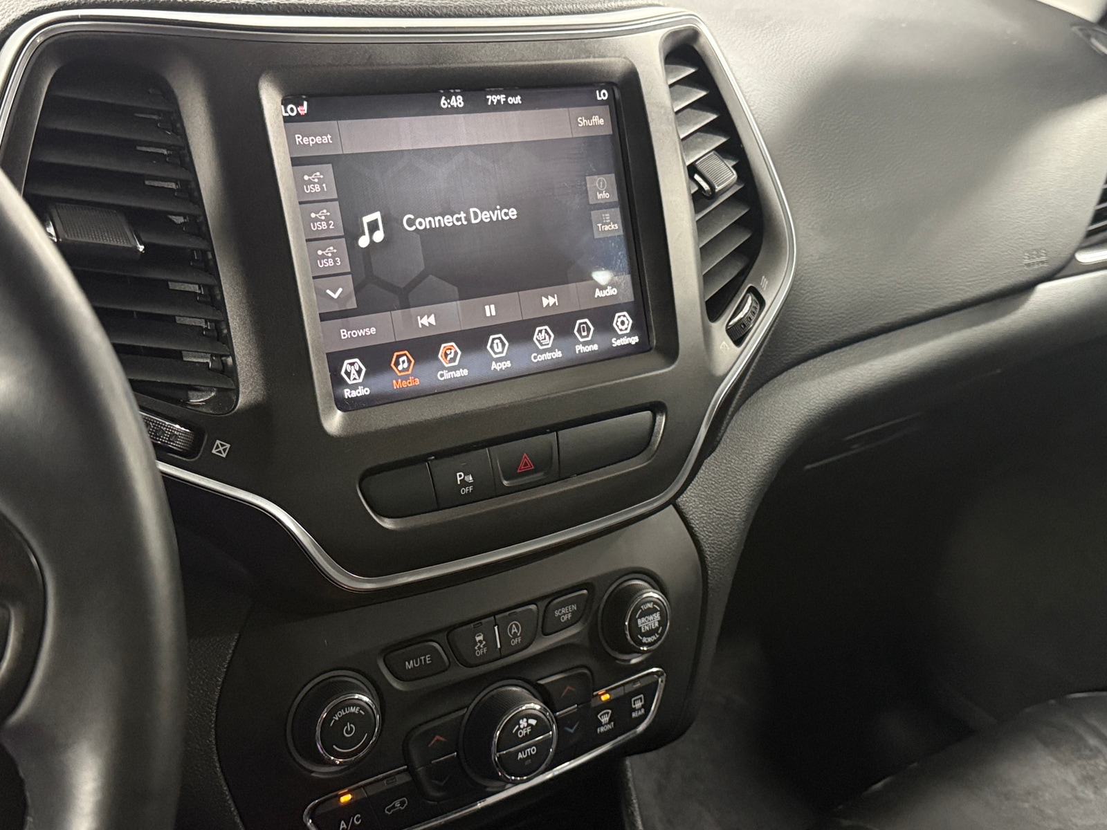 Thumbnail: 2019 Jeep Cherokee - 4