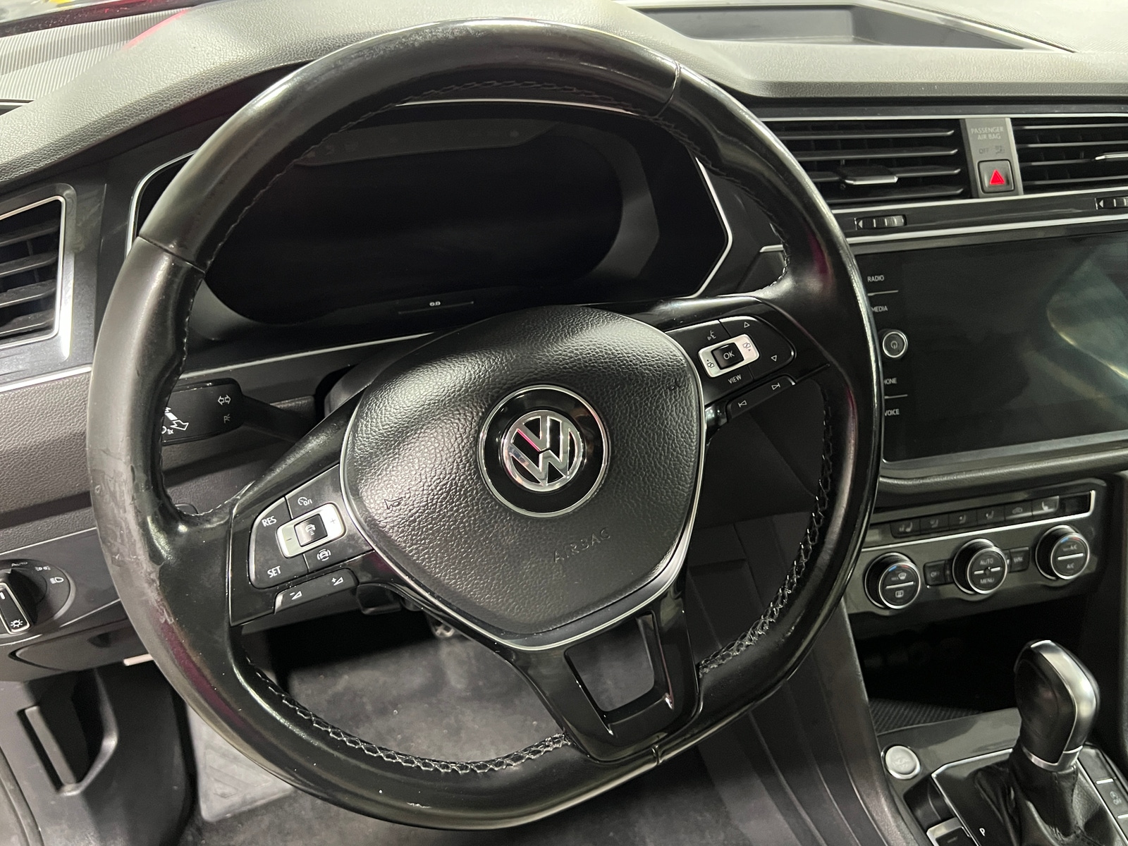 Thumbnail: 2019 Volkswagen Tiguan - 4