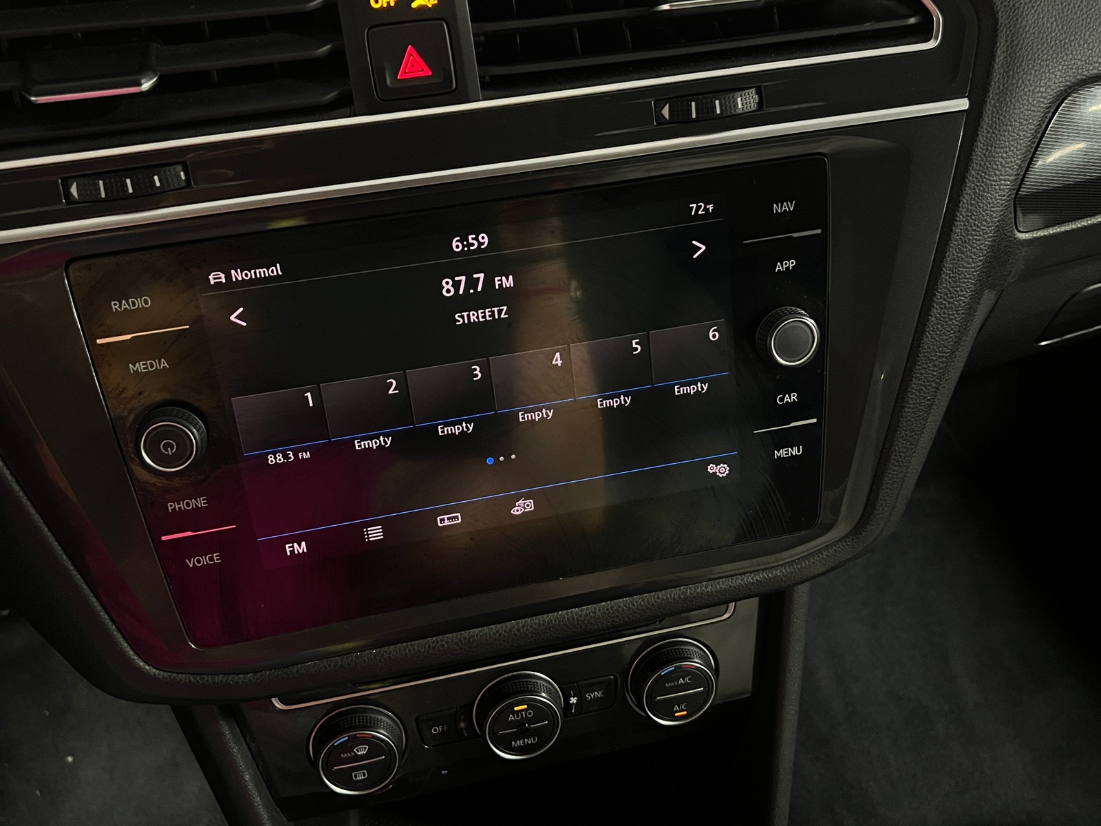 Thumbnail: 2019 Volkswagen Tiguan - 3