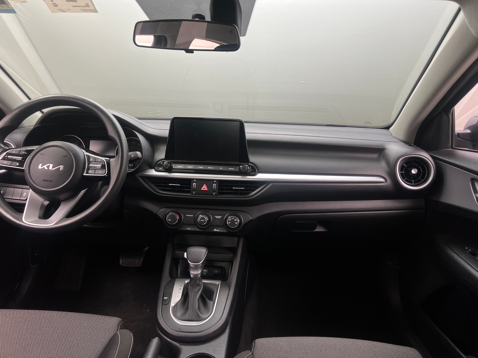 Thumbnail: 2024 Kia Forte - 3