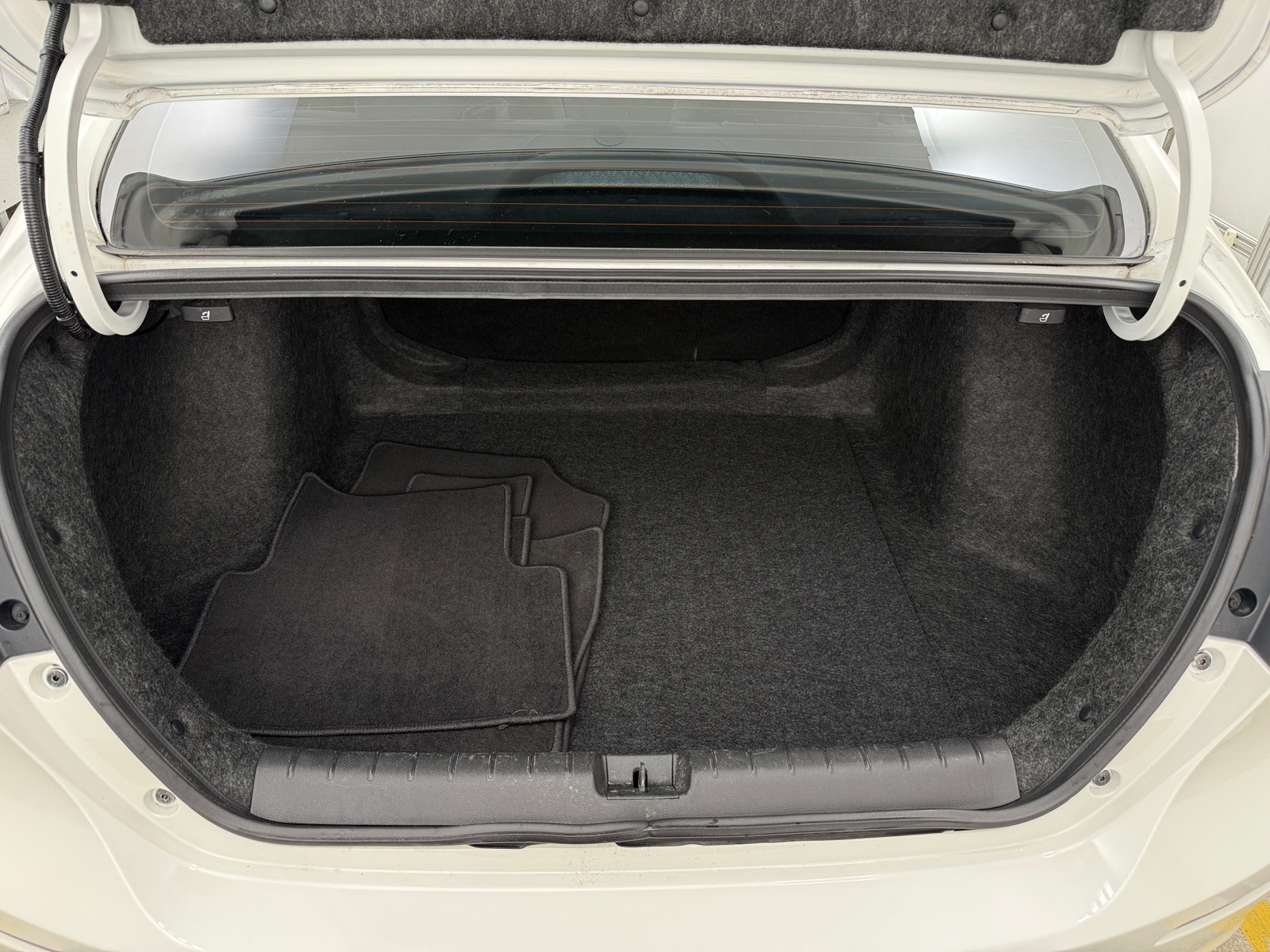 Thumbnail: 2019 Honda Insight - 6
