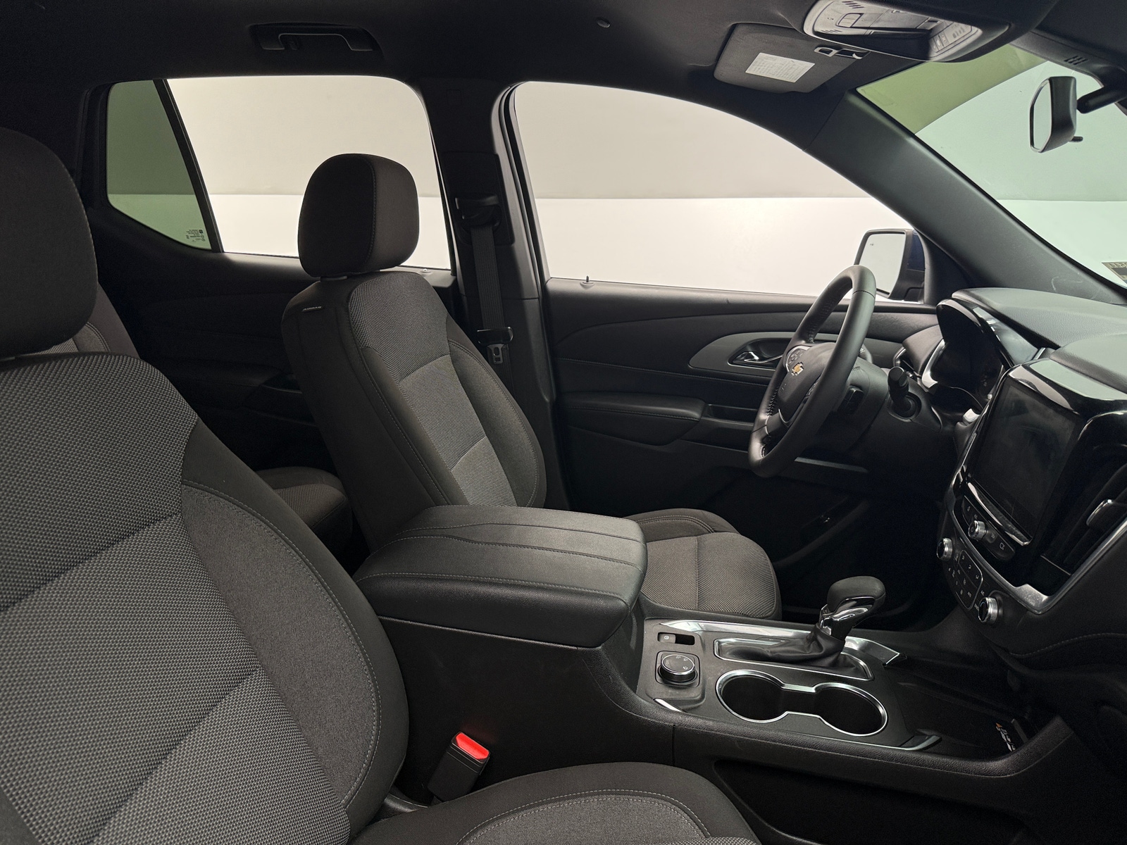 Thumbnail: 2022 Chevrolet Traverse - 2