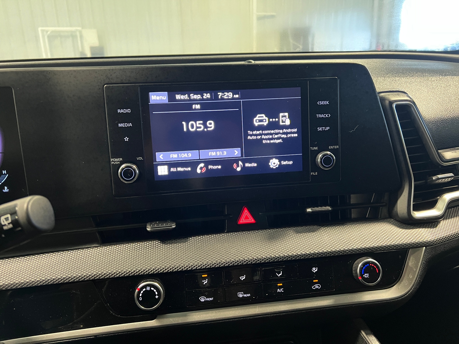 Thumbnail: 2023 Kia Sportage - 4