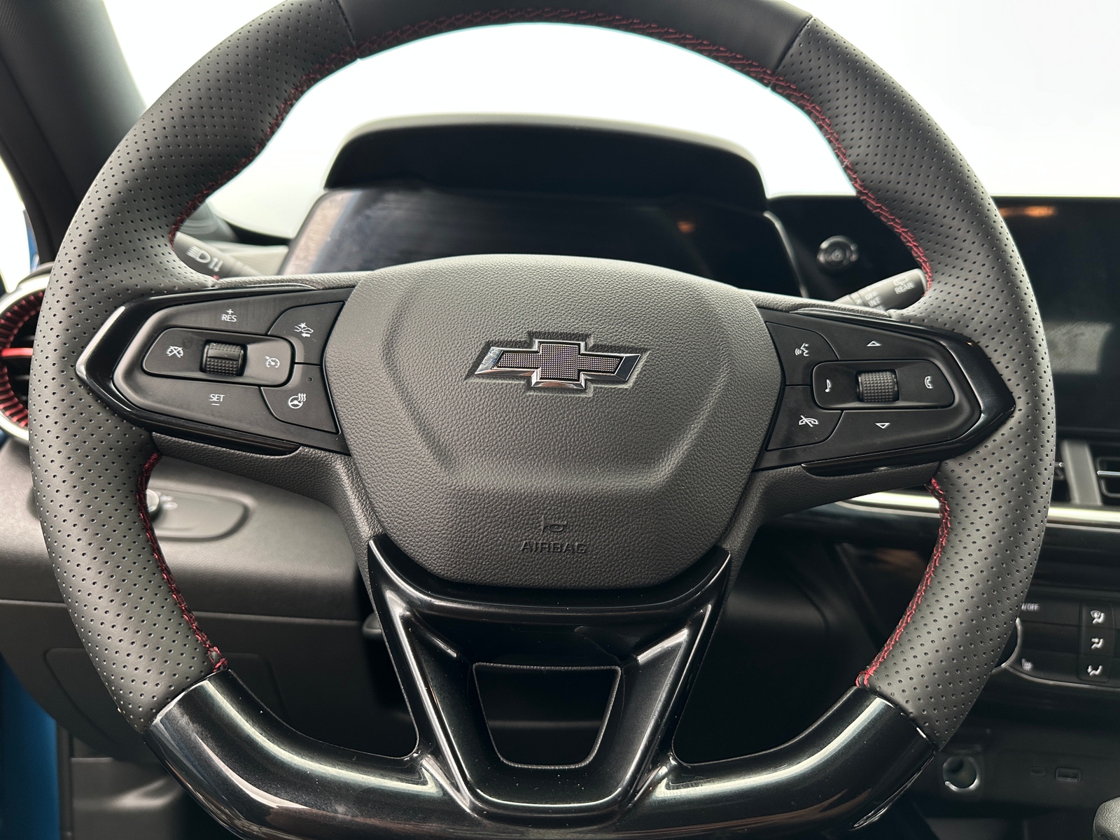 Thumbnail: 2025 Chevrolet Trax - 4