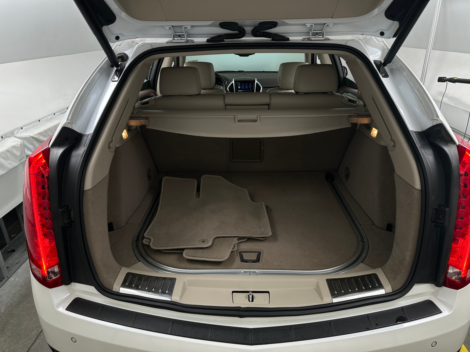Thumbnail: 2016 Cadillac SRX - 6