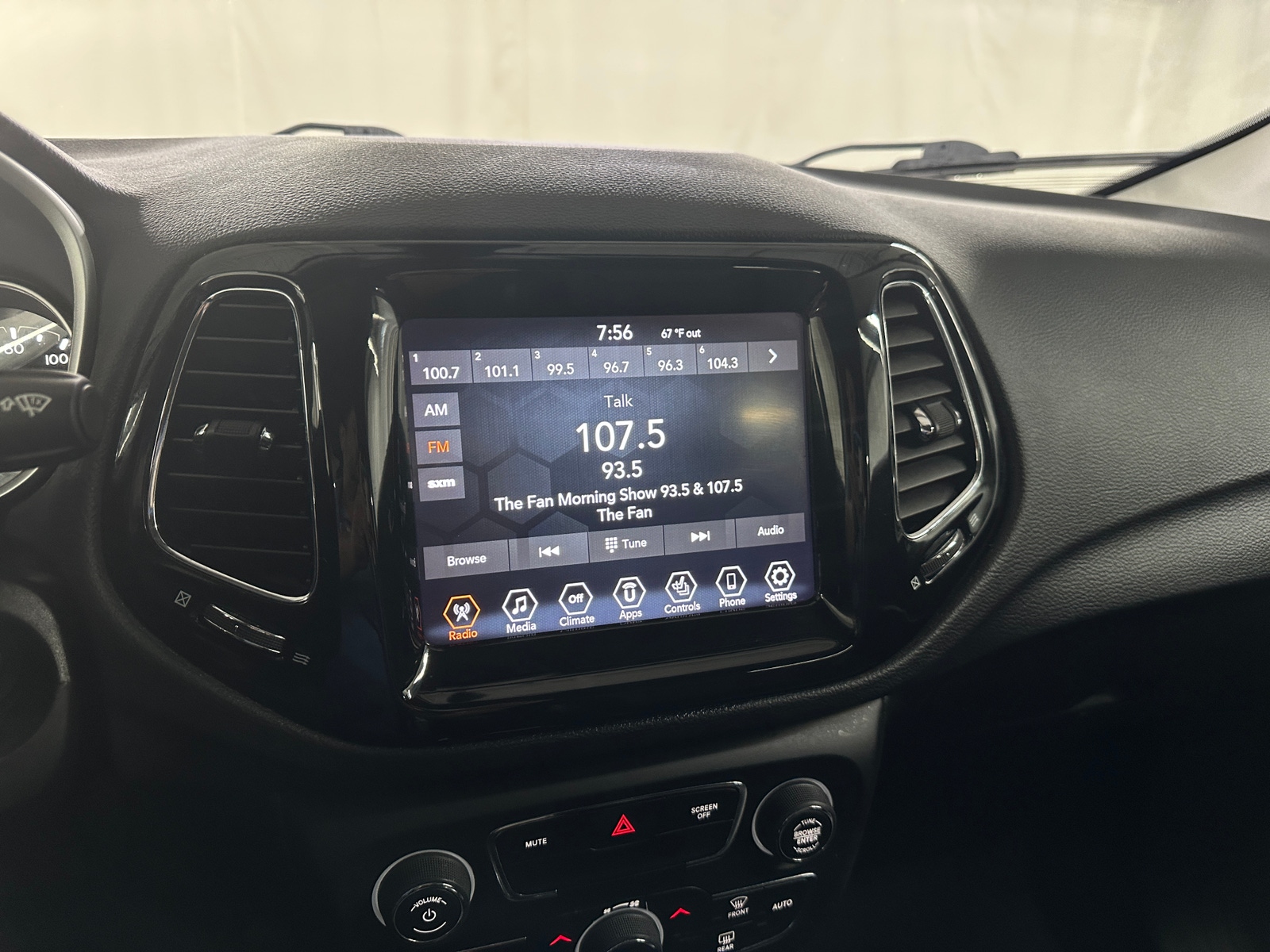 Thumbnail: 2020 Jeep Compass - 4