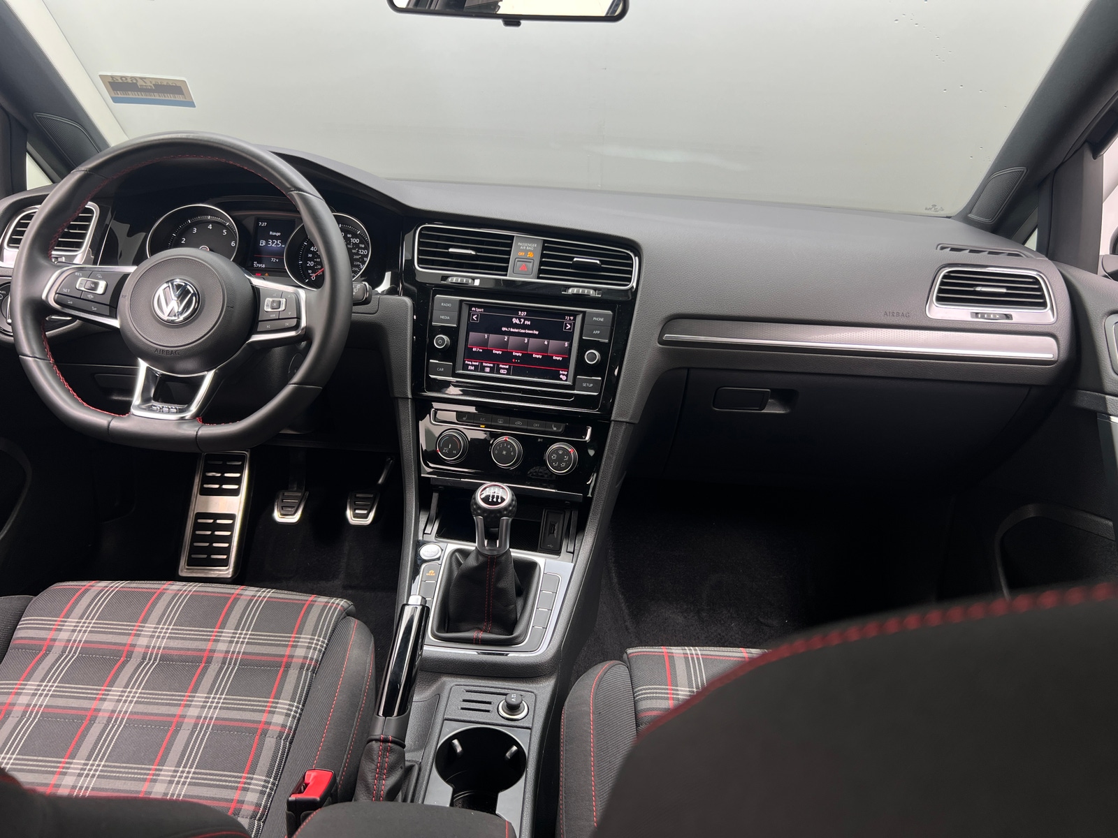 Thumbnail: 2019 Volkswagen Golf - 3