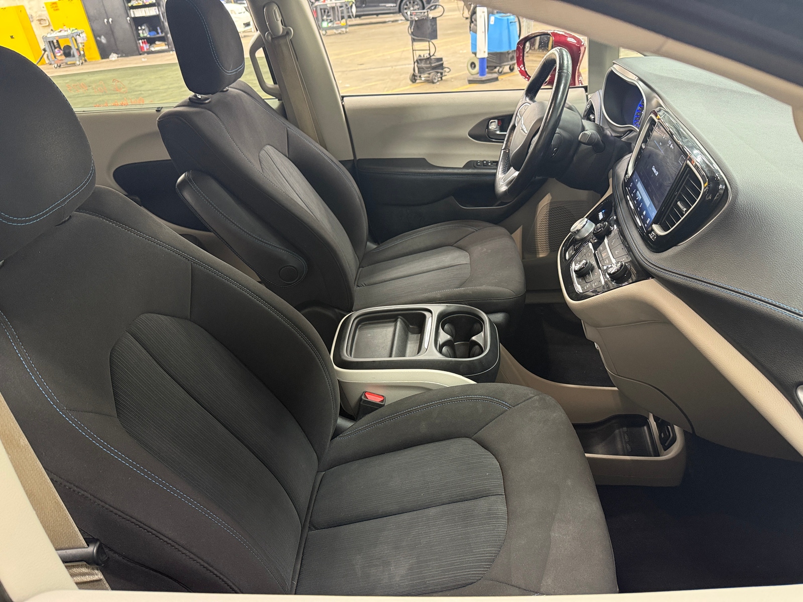 Thumbnail: 2021 Chrysler Pacifica - 2