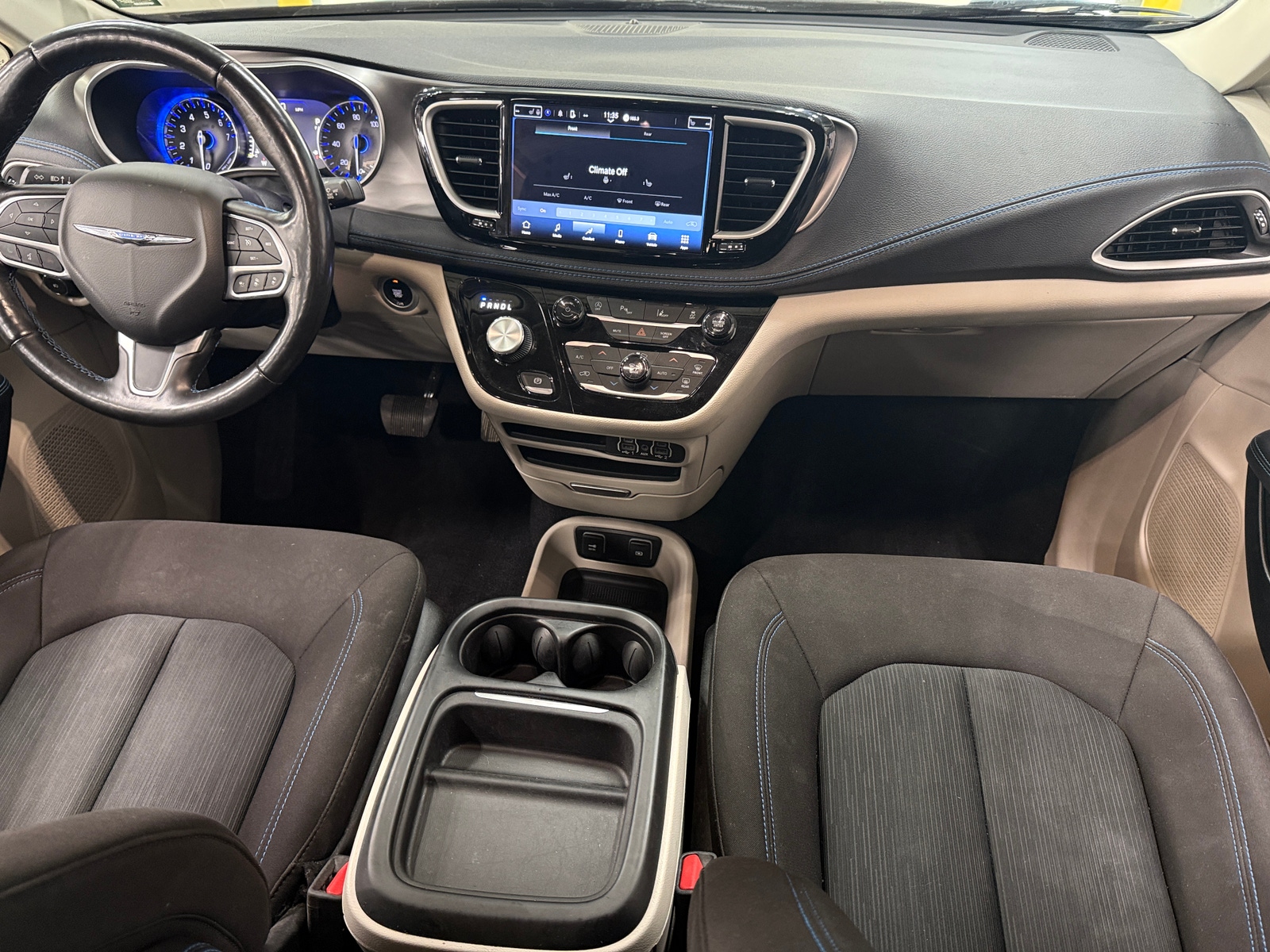 Thumbnail: 2021 Chrysler Pacifica - 3