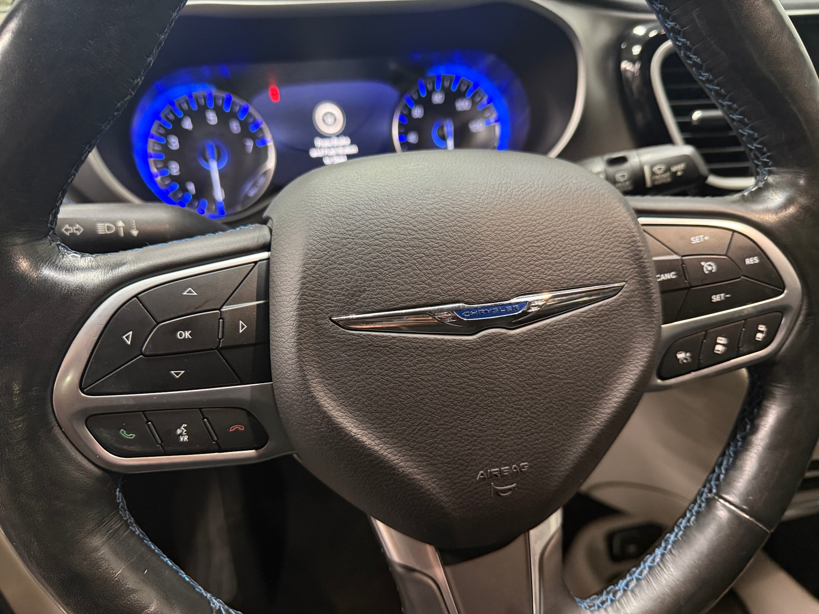 Thumbnail: 2021 Chrysler Pacifica - 5