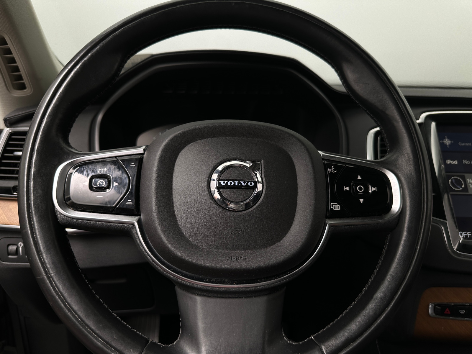 Thumbnail: 2016 Volvo XC90 - 4