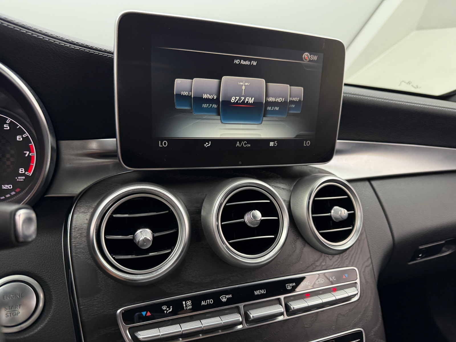 Thumbnail: 2016 Mercedes-Benz C-Class - 3