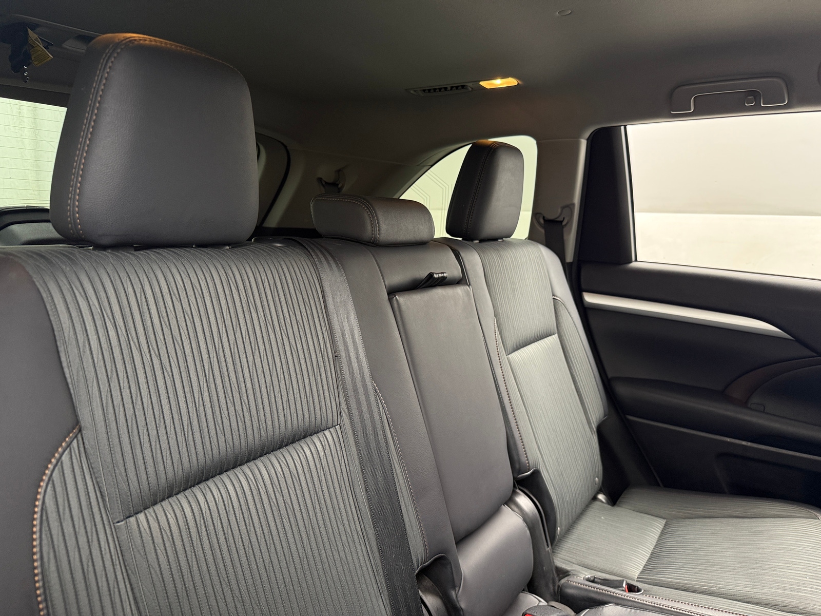 Thumbnail: 2015 Toyota Highlander - 6