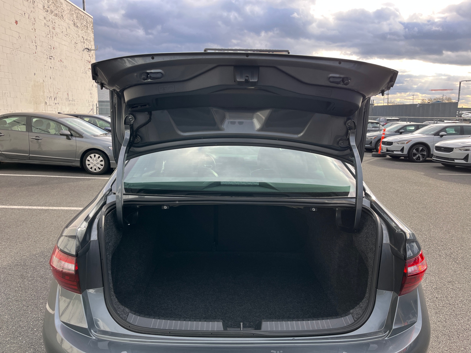 Thumbnail: 2025 Volkswagen Jetta - 5