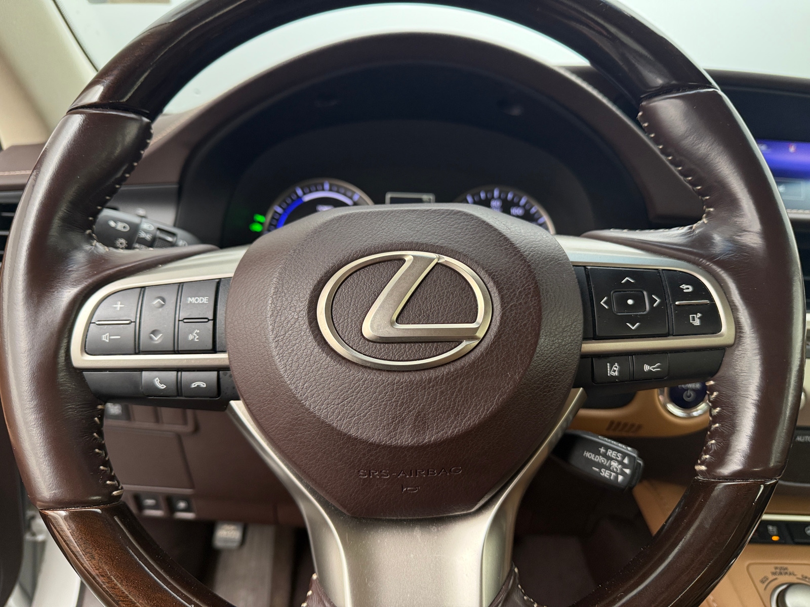 Thumbnail: 2017 Lexus ES - 4