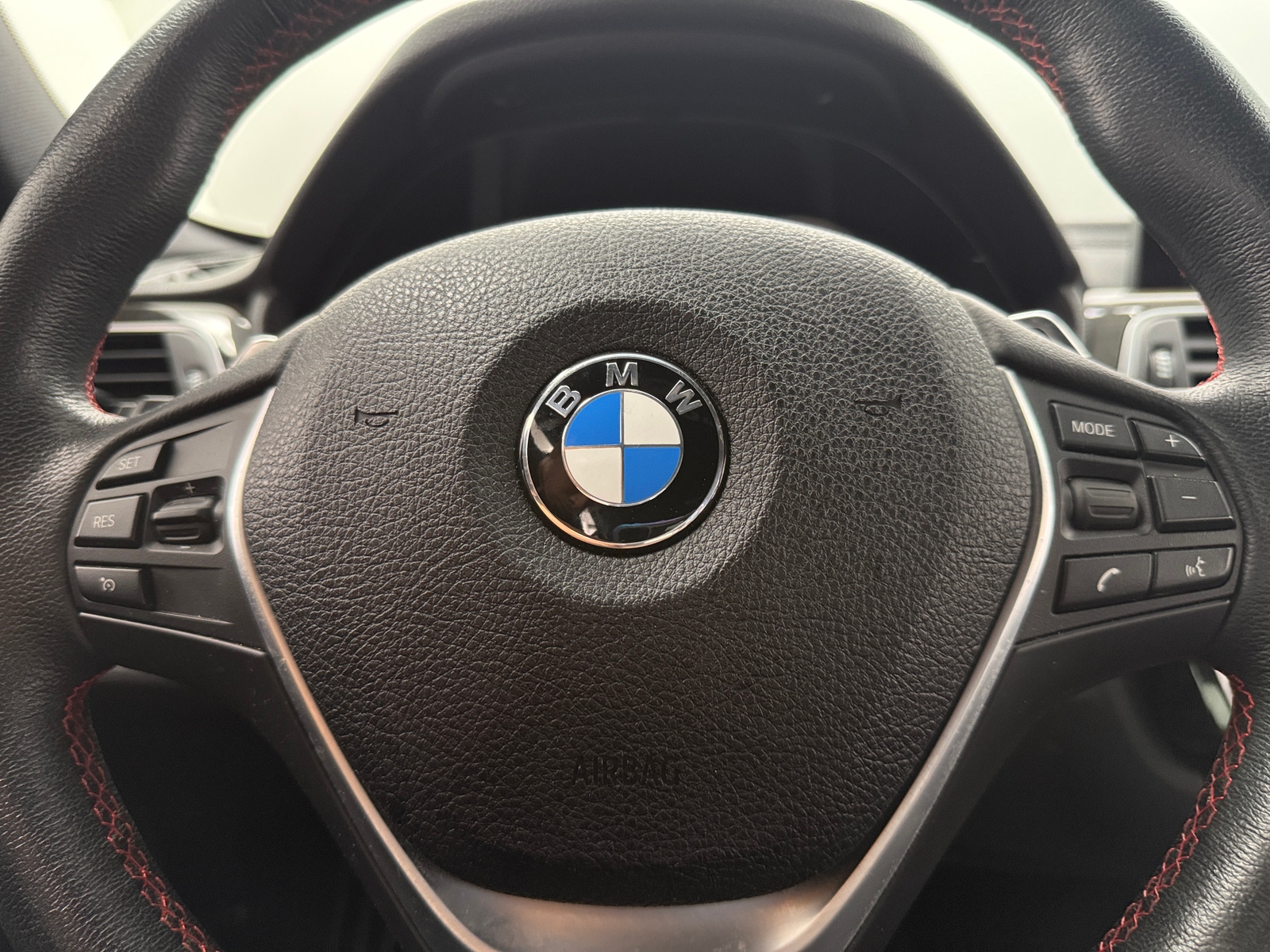 Thumbnail: 2018 BMW 3 Series - 4