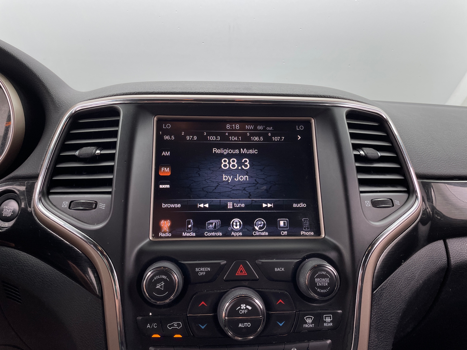 Thumbnail: 2016 Jeep Grand Cherokee - 4