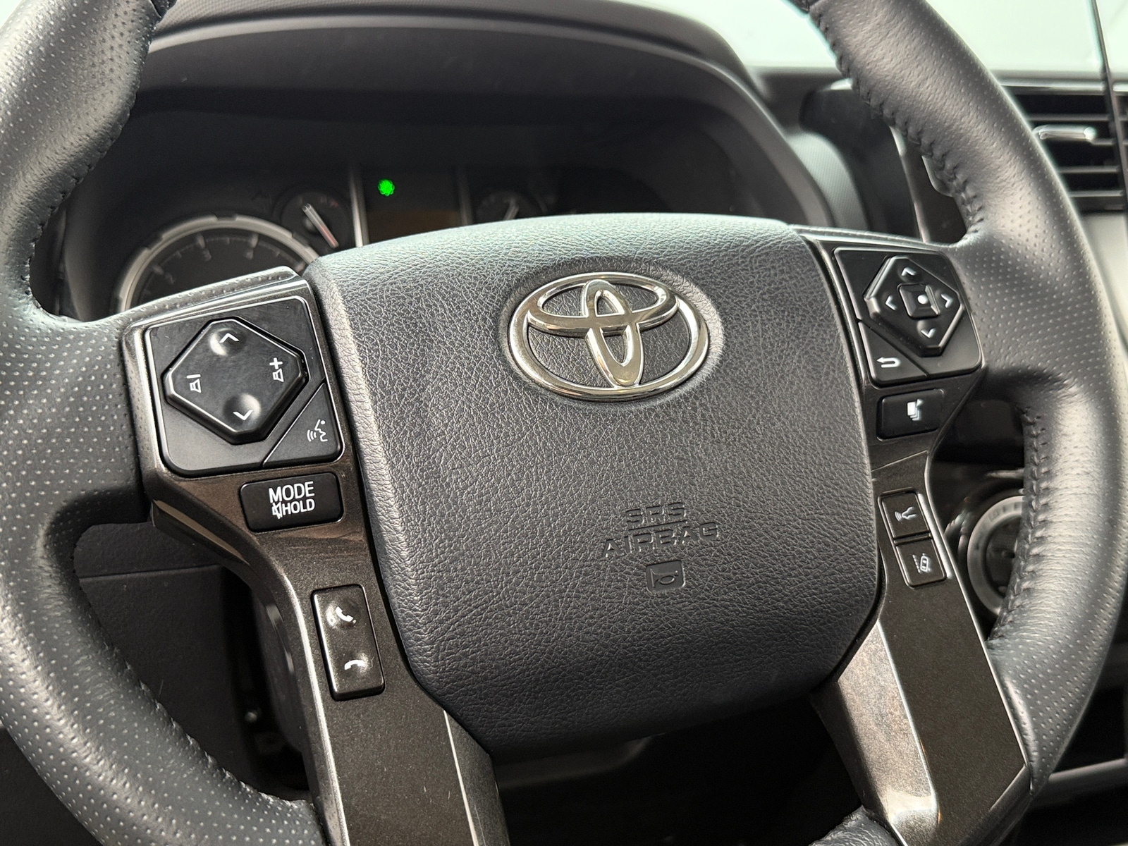 Thumbnail: 2022 Toyota 4Runner - 4