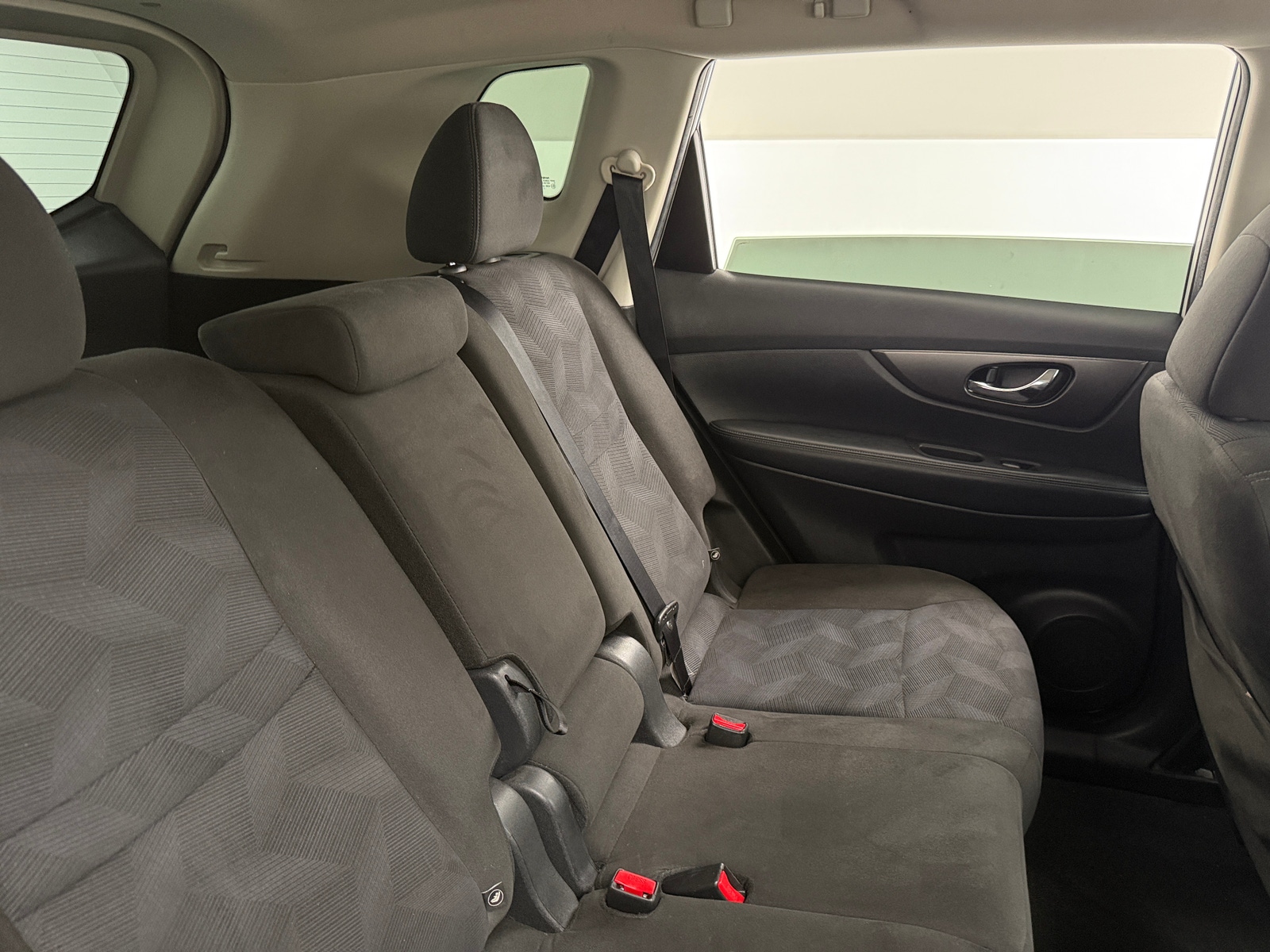 Thumbnail: 2015 Nissan Rogue - 6
