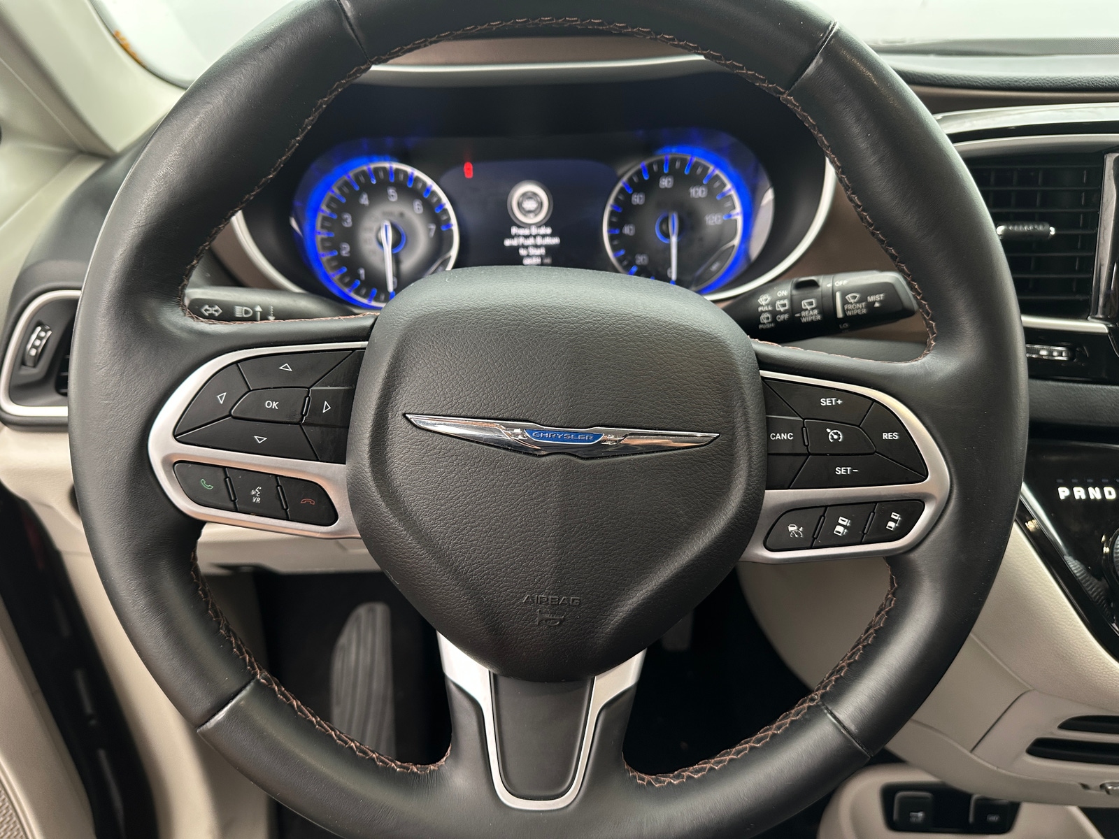 Thumbnail: 2018 Chrysler Pacifica - 4