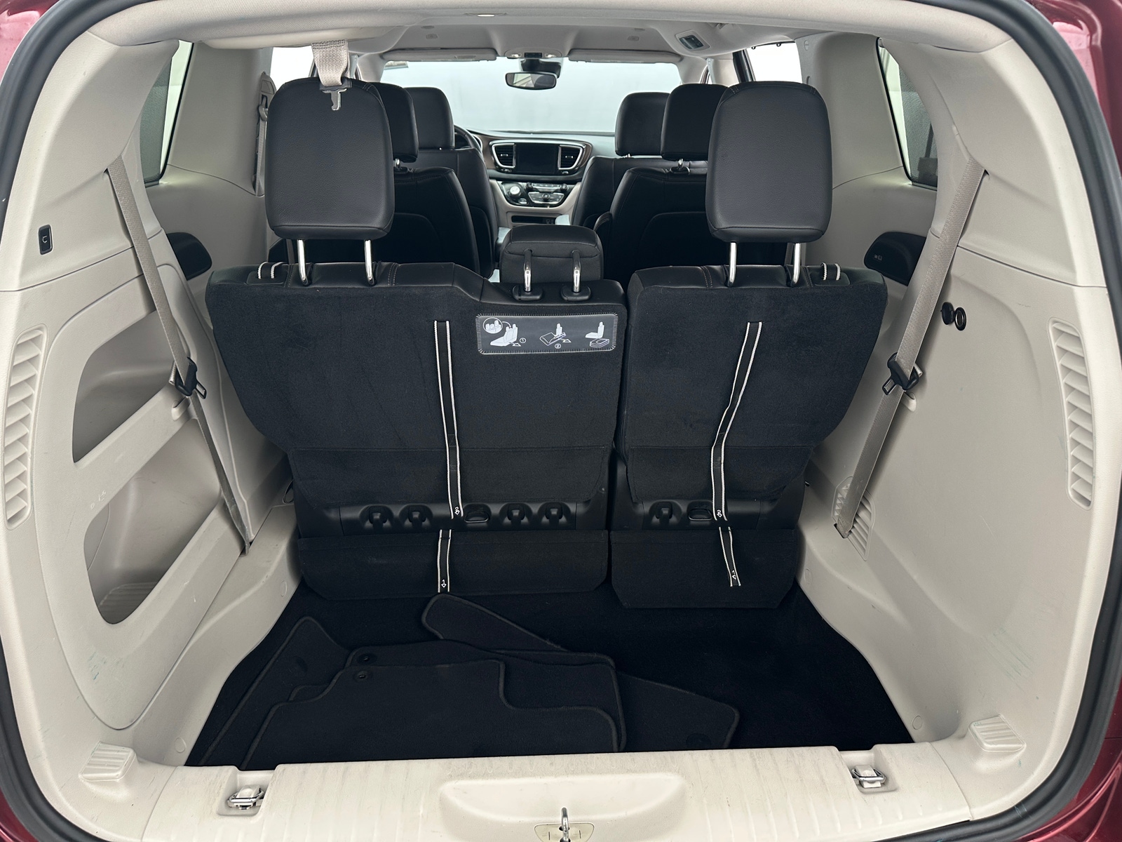 Thumbnail: 2018 Chrysler Pacifica - 6